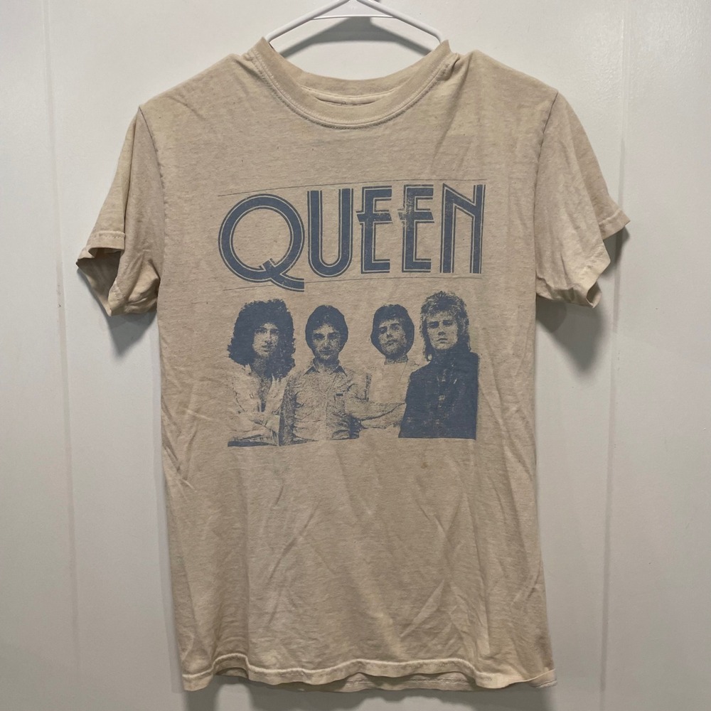 Queen Official Merch Graphic T-Shirt Beige Cotton Band Tee Small